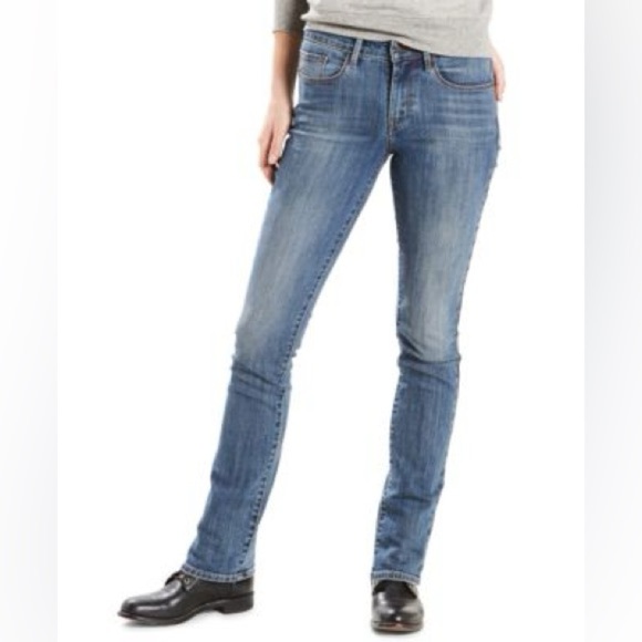 LEVI’S Classic Blue Skinny Jean Mid Rise Size 2 - Picture 1 of 15